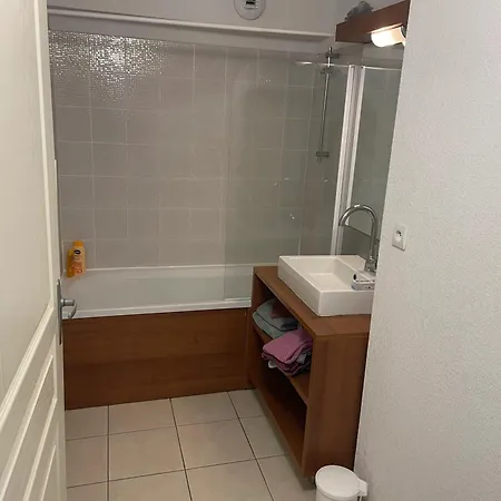 Charmant A Avec Piscine Partagee 45 M²