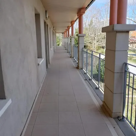 Charmant A Avec Piscine Partagee 45 M² 아파트 Azille